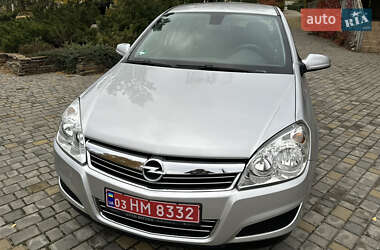 Хетчбек Opel Astra 2008 в 