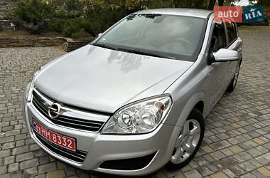 Хетчбек Opel Astra 2008 в 