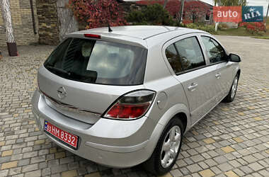Хетчбек Opel Astra 2008 в 