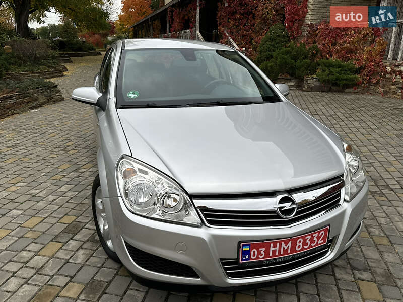 Хэтчбек Opel Astra 2008 в Харькове