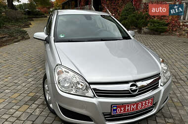 Хетчбек Opel Astra 2008 в 