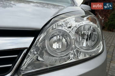 Хетчбек Opel Astra 2008 в 