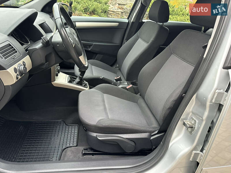 Хэтчбек Opel Astra 2008 в Харькове