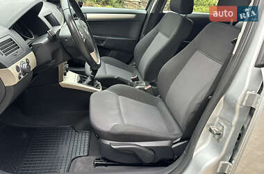 Хетчбек Opel Astra 2008 в 