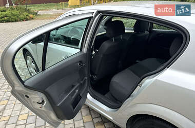 Хетчбек Opel Astra 2008 в 
