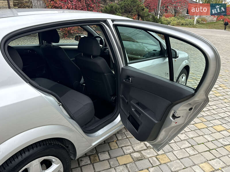 Хэтчбек Opel Astra 2008 в Харькове