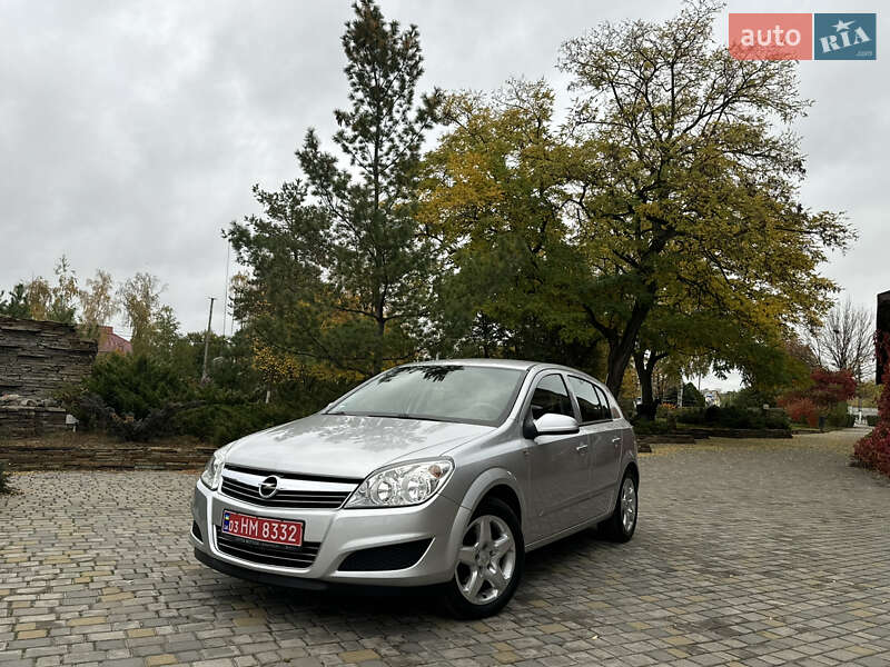 Хэтчбек Opel Astra 2008 в Харькове