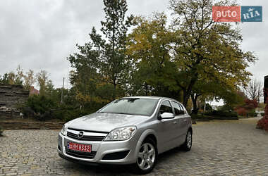 Хетчбек Opel Astra 2008 в 