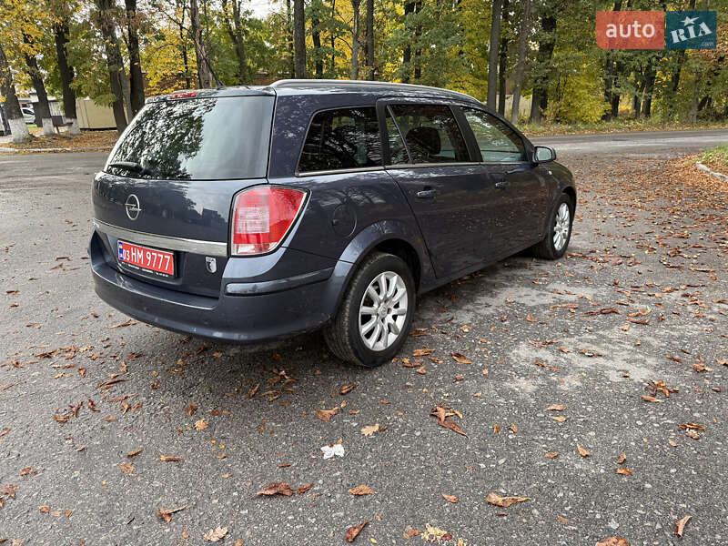 Универсал Opel Astra 2009 в Полтаве