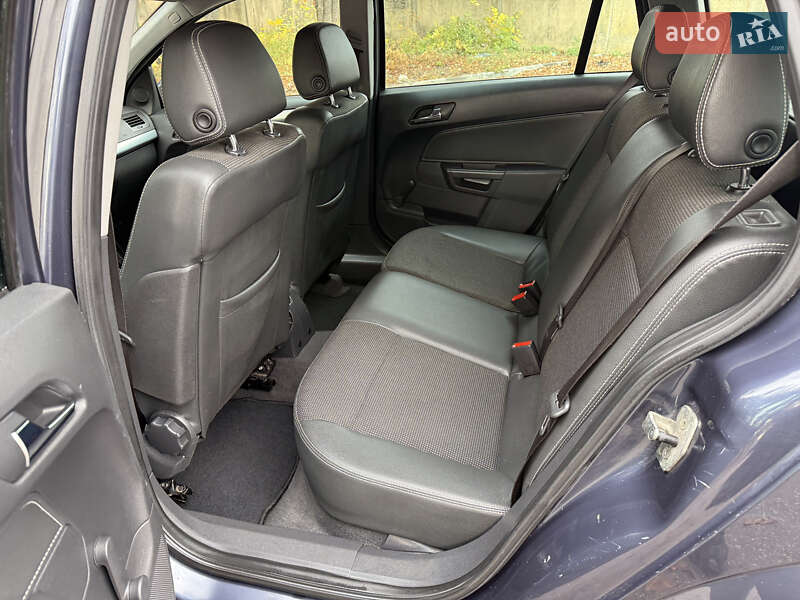 Универсал Opel Astra 2009 в Полтаве
