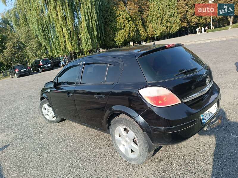 Хетчбек Opel Astra 2006 в Бурштині