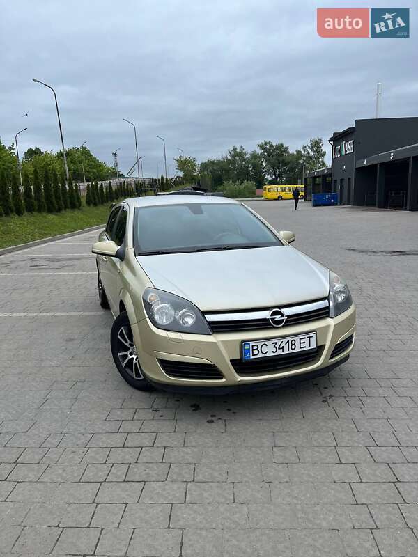 Хетчбек Opel Astra 2004 в Дрогобичі
