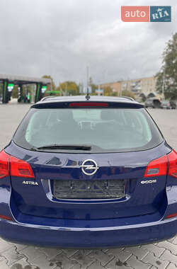 Универсал Opel Astra 2011 в 