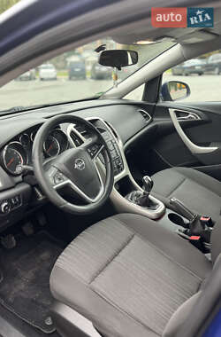 Универсал Opel Astra 2011 в 