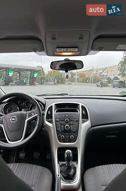Универсал Opel Astra 2011 в 