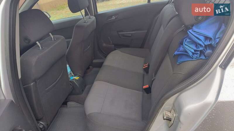 Хэтчбек Opel Astra 2010 в Ивано-Франковске