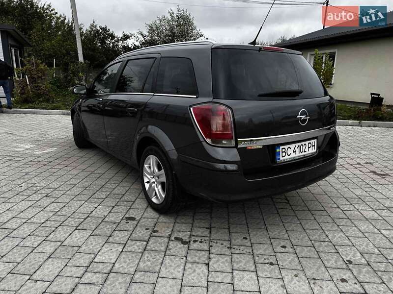 Универсал Opel Astra 2009 в Львове