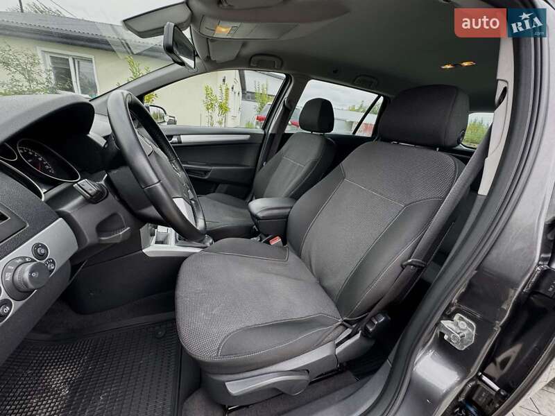 Универсал Opel Astra 2009 в Львове
