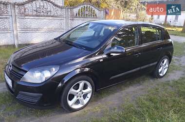 Хэтчбек Opel Astra 2004 в 