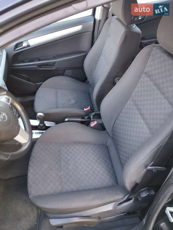 Хэтчбек Opel Astra 2004 в Житомире