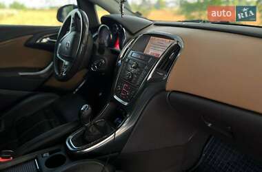Универсал Opel Astra 2011 в 