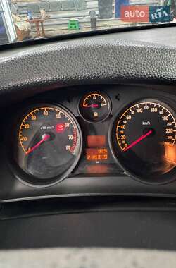 Хэтчбек Opel Astra 2006 в 