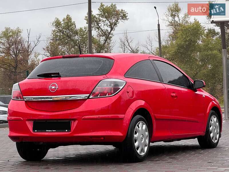 Купе Opel Astra 2008 в Запорожье
