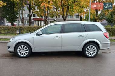 Универсал Opel Astra 2010 в 