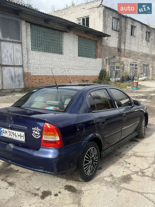Седан Opel Astra 2000 в Житомире