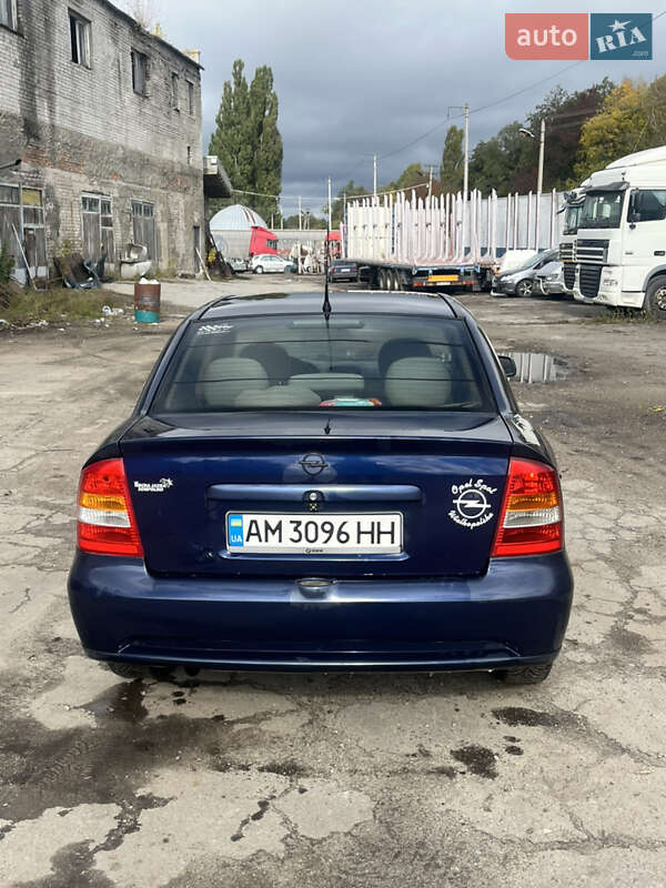 Седан Opel Astra 2000 в Житомире