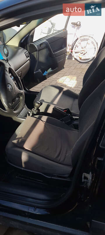 Универсал Opel Astra 2005 в Сутисках