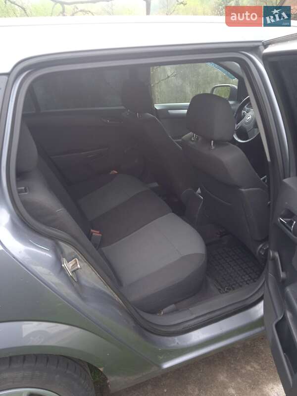 Универсал Opel Astra 2005 в Ужгороде фото 3 Универсал Opel Astra 2005 в Ужгороде