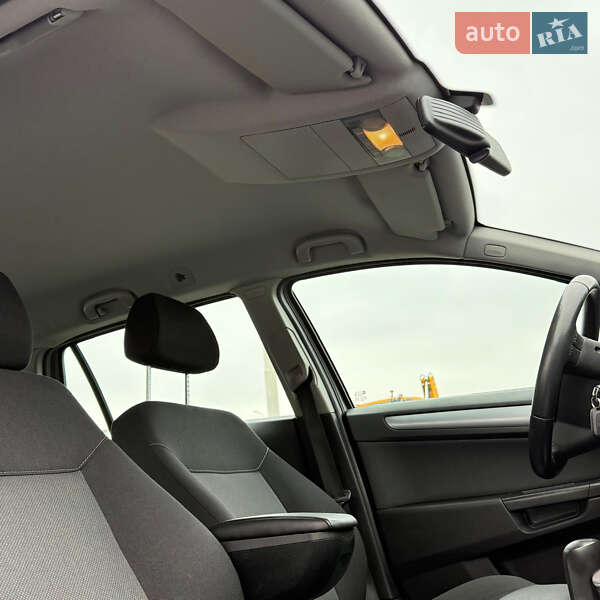 Универсал Opel Astra 2006 в Виннице