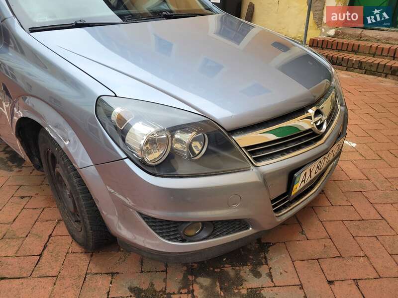 Універсал Opel Astra 2012 в Харкові