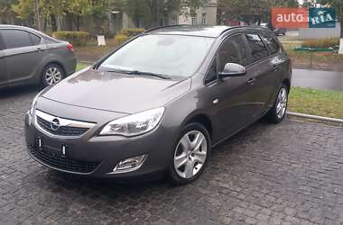 Универсал Opel Astra 2011 в 