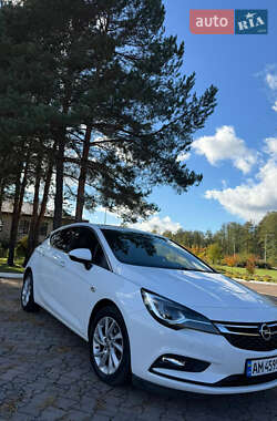 Хэтчбек Opel Astra 2017 в 