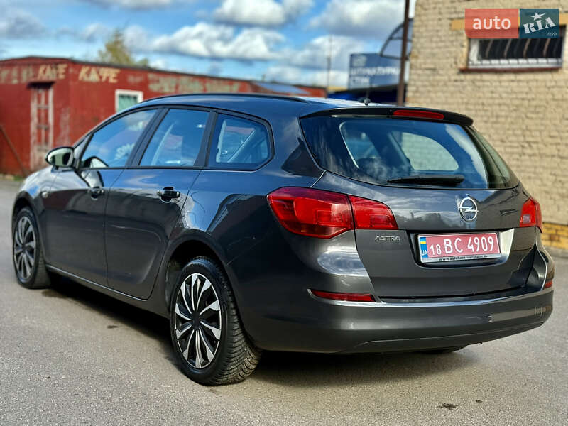 Универсал Opel Astra 2011 в Ровно фото 10 Универсал Opel Astra 2011 в Ровно