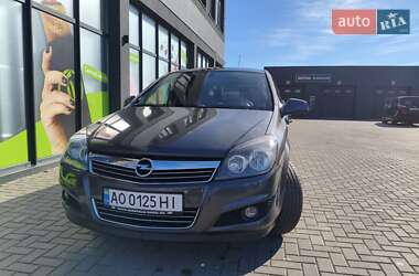 Хетчбек Opel Astra 2010 в 