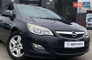 Универсал Opel Astra 2012 в 