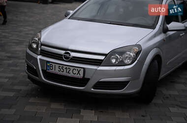 Універсал Opel Astra 2004 в Полтаві