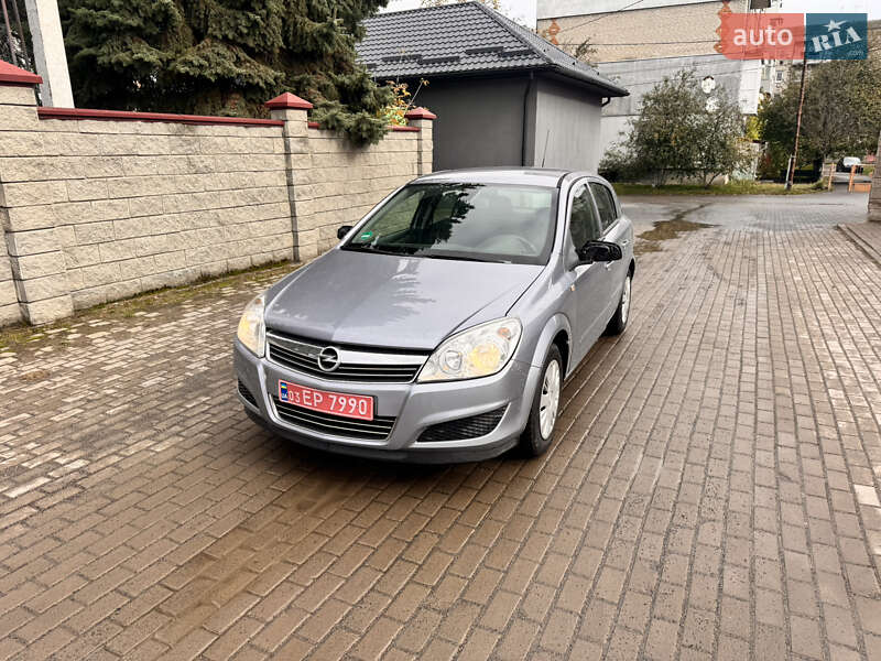 Хэтчбек Opel Astra 2009 в Луцке
