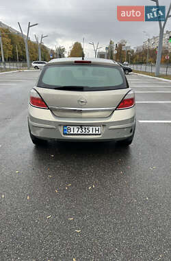 Хэтчбек Opel Astra 2006 в 