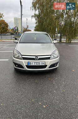 Хэтчбек Opel Astra 2006 в 