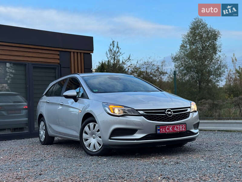 Универсал Opel Astra 2018 в Дрогобыче