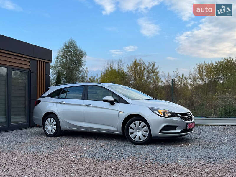 Универсал Opel Astra 2018 в Дрогобыче