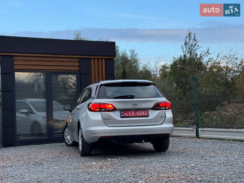 Универсал Opel Astra 2018 в Дрогобыче