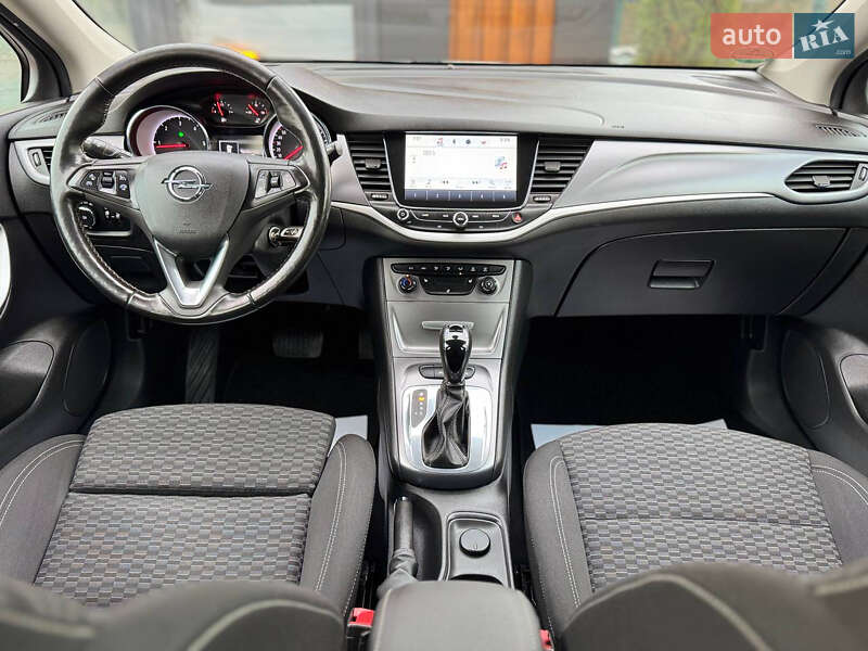 Универсал Opel Astra 2018 в Дрогобыче