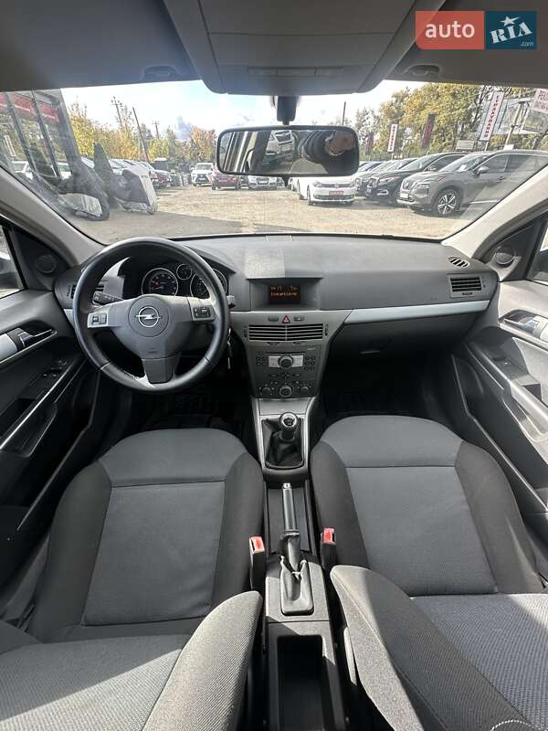 Хэтчбек Opel Astra 2005 в Белогородке