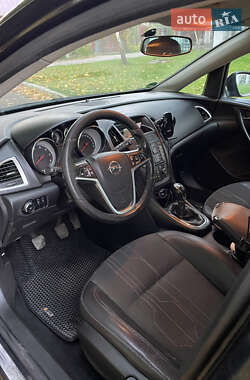 Універсал Opel Astra 2012 в 