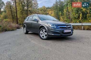Универсал Opel Astra 2010 в 